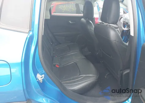 2018 Jeep Compass Latitude 4X4 z USA, uszkodzony, nr VIN 3C4NJDBB6JT202290